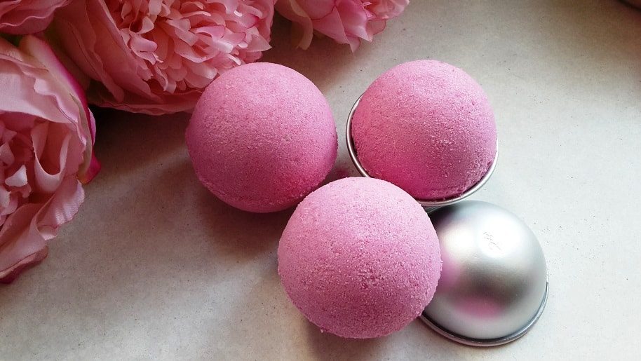 Easy DIY Bath Bomb Recipe