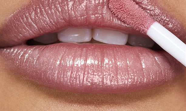 Beginner Friendly Clear Lip Gloss Recipe